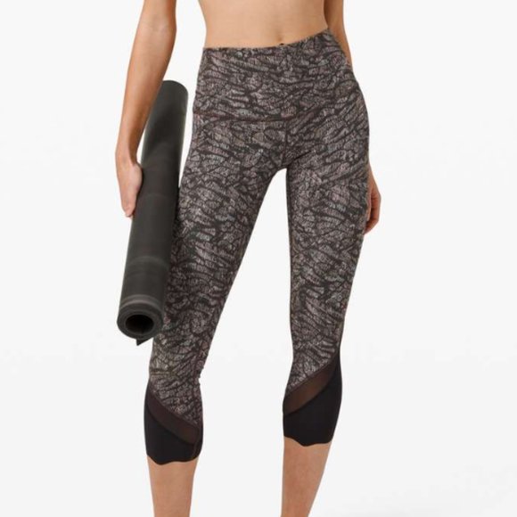 Lululemon Wunder Under Crop High Rise Scallop Full-On Luxtreme 23" Origami 8 - Picture 2 of 14